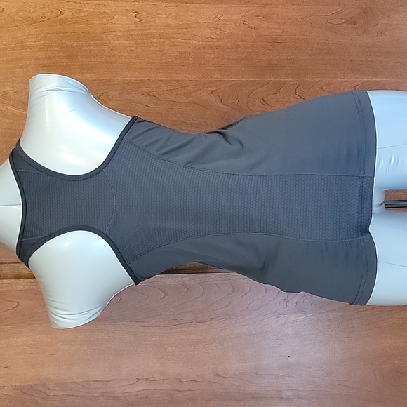 Adidas workout top - Picture 2 of 7